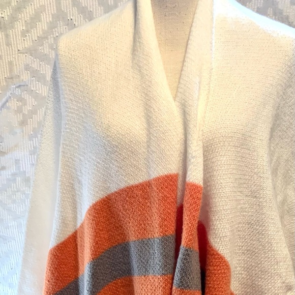 Shein poncho - Picture 1 of 6